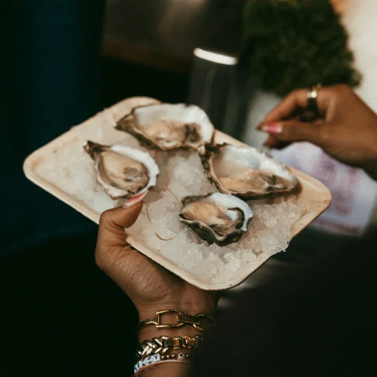 Service professionnel et efficace assuré par des prestataires locaux soigneusement sélectionnés par Solal Events